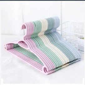 GANCHOS DE ROPA PLASTICO